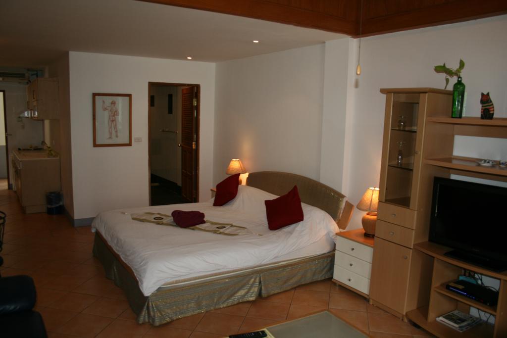 Aquarius Gay Guesthouse & Sauna Patong Exterior foto