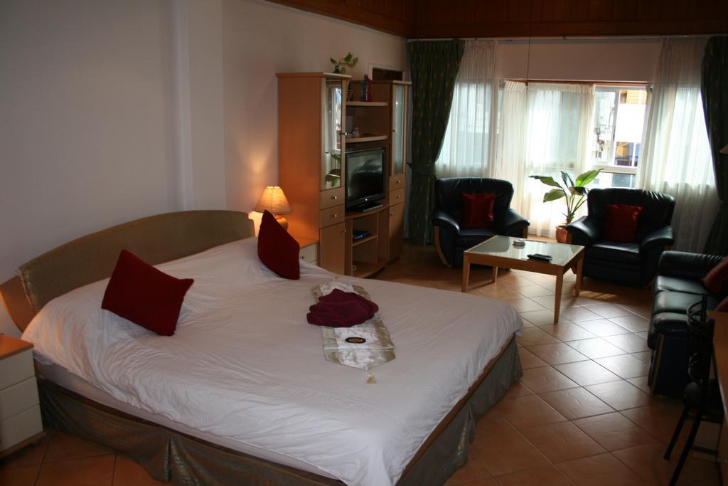 Aquarius Gay Guesthouse & Sauna Patong Zimmer foto