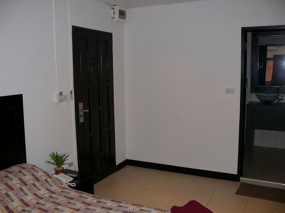 Aquarius Gay Guesthouse & Sauna Patong Exterior foto